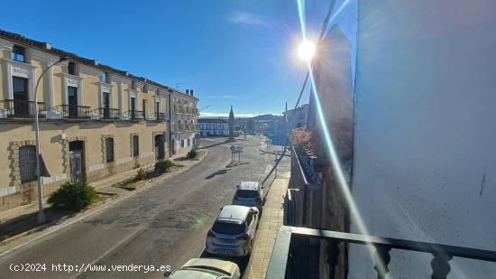 VENTA CASA INDEPENDIENTE - CACERES