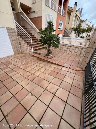 VENTA DE ADOSADO EN RESIDENCIAL SAN JORGE - CACERES