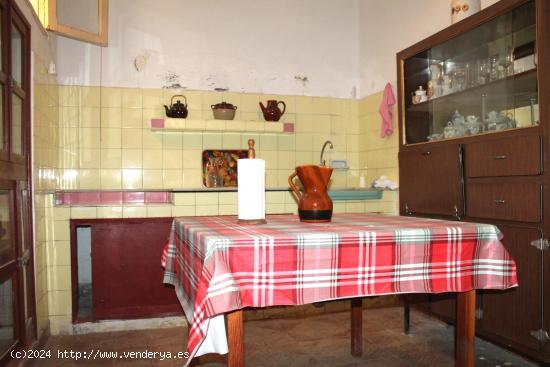 Casa de una sola planta con azotea en el centro de Telde - LAS PALMAS