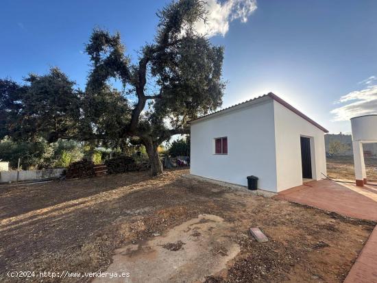 Chalet Independiente con Parcela de 2.500 m - BADAJOZ