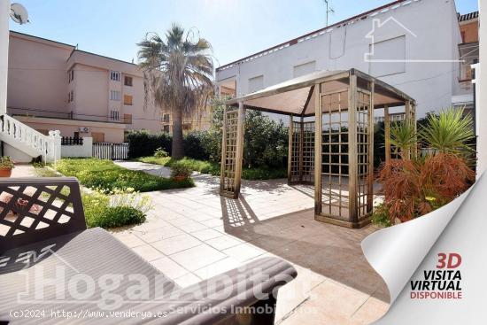 ESPECTACULAR CHALET CON GARAJE Y TERRAZA EN SEGUNDA LÍNEA DE PLAYA - CASTELLON