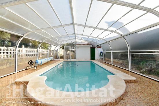 ESPECTACULAR CHALET DE LUJO CON GARAJE, TERRAZA Y PISCINA CLIMATIZADA - VALENCIA