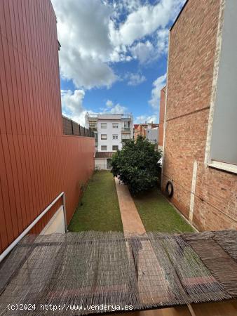 ESPECTACULAR CASA EN ZONA GAVARRA EN CORNELLA DE LLOBREGAT - BARCELONA