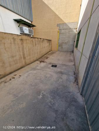 VENTA DE NAVE INDUSTRIAL EN CHIVA - VALENCIA