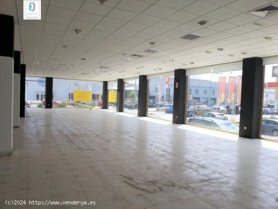 SE ALQUILA LOCAL EN PARQUE COMERCIAL SAN ISIDRO! - GRANADA