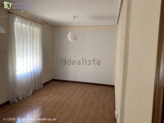 OPORTUNIDAD  !!! EN BURGOS SE VENDE PISO EN ZONA AVENIDA DEL CID. - BURGOS