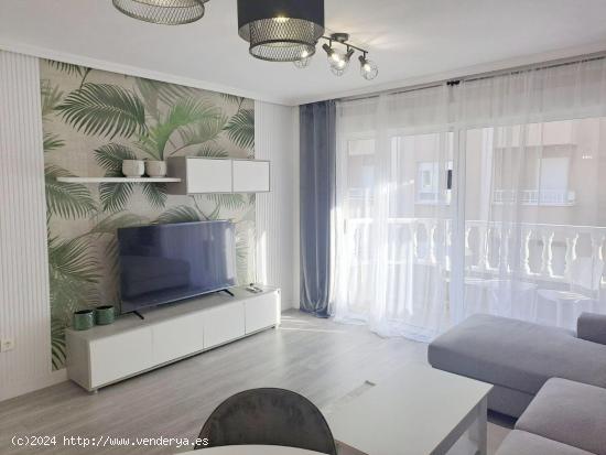 Apartamento con dos dormitorios en el centro de Torrevieja - ALICANTE