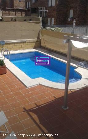 PAREADO CON PISCINA PROPIA Y PATIO DE 160M2 - TOLEDO