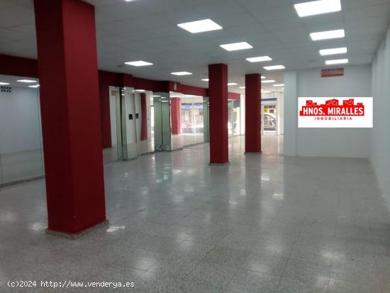 ¡¡ INTERESANTE LOCAL DE 400M2  E IDEAL PARA CUALQUIER TIPO DE NEGOCIO EN PLENA AV.D` ALICANTE .!! 