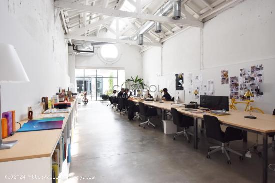 Oficina en alquiler en Poblenou, coworking. - BARCELONA