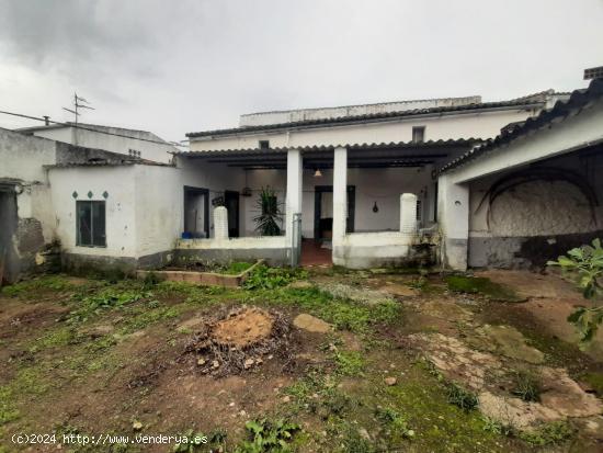  GRAN CASA EN SIERRA DE FUENTES CON MUCHAS POSIBILIDADES - CACERES 