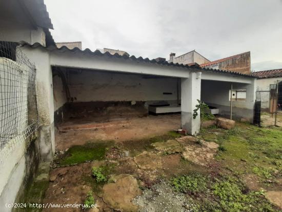 GRAN CASA EN SIERRA DE FUENTES CON MUCHAS POSIBILIDADES - CACERES