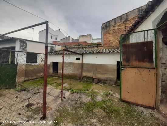 Cuadras con solar en Sierra de Fuentes - CACERES