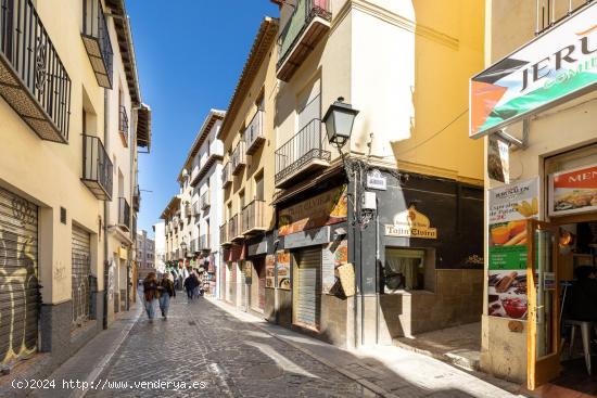 CASA EN VENTA EN CALLE ELVIRA - GRANADA