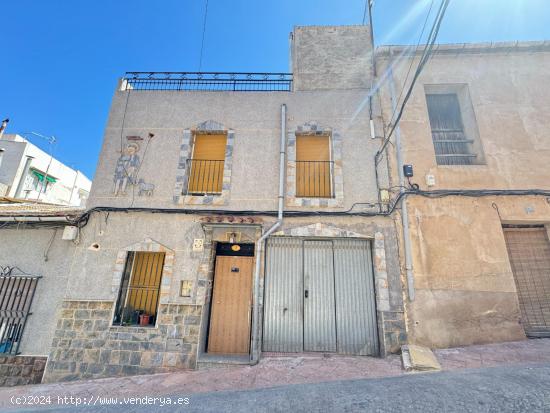  CASA CON COCHERA EN CALLOSA DE SEGURA - ALICANTE 