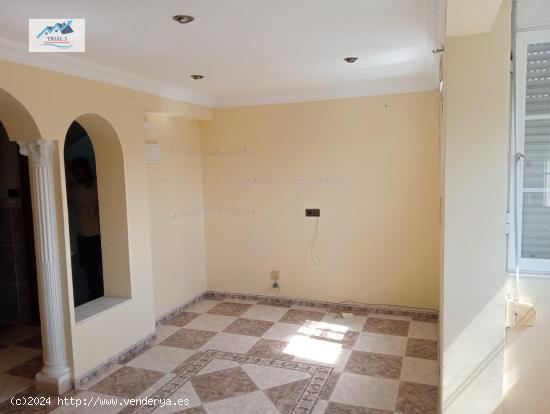 VENTA PISO EN LORA DEL RIO, SEVILLA. - SEVILLA