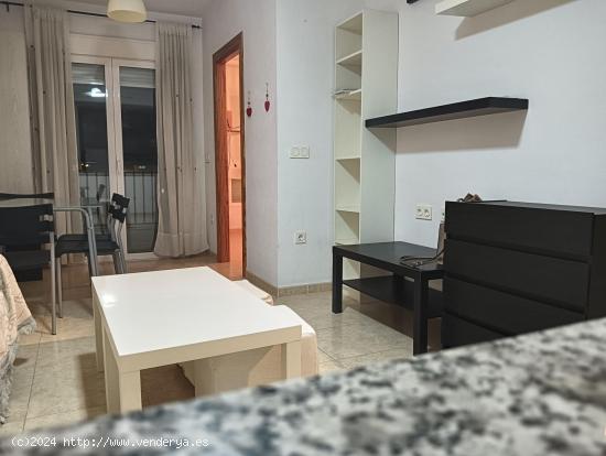 Apartamento con dos dormitorios y garaje en zona de La Hoya - MURCIA