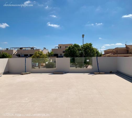 VILLAS ADOSADAS CON PISCINA PRIVADA Y CERCA DEL CAMPO DE GOLF DE RODA - MURCIA