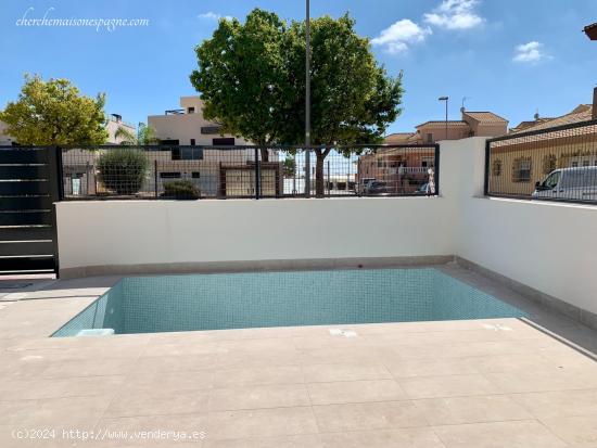 VILLAS ADOSADAS CON PISCINA PRIVADA Y CERCA DEL CAMPO DE GOLF DE RODA - MURCIA