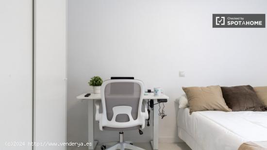 Se alquilan habitaciones en un apartamento de 4 dormitorios en Getafe - MADRID