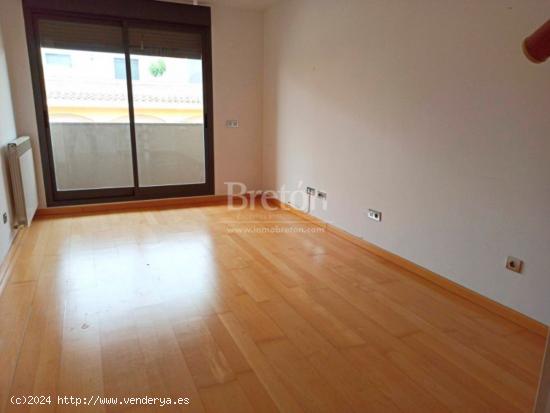 Bonito ático duplex. Incluye plaza de garaje y cuarto trastero. - ZARAGOZA