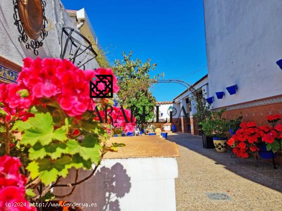 EXTRAORDINARIA CASA EN ALGALLARÍN - CORDOBA