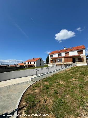 CHALET EN NOALLA SANXENXO - PONTEVEDRA