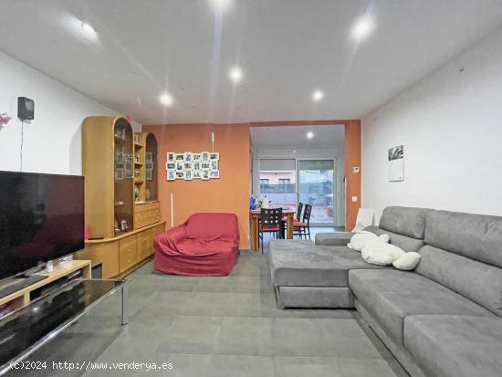 Piso con Inquilino en Venta en la Serra d'en Camaró-Can Rull. ¡IDEAL INVERSORES! - BARCELONA