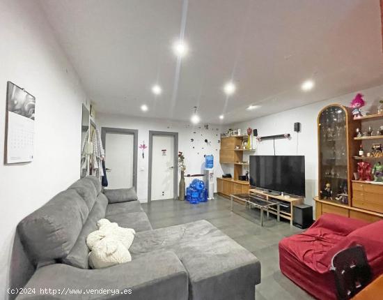 Piso con Inquilino en Venta en la Serra d'en Camaró-Can Rull. ¡IDEAL INVERSORES! - BARCELONA