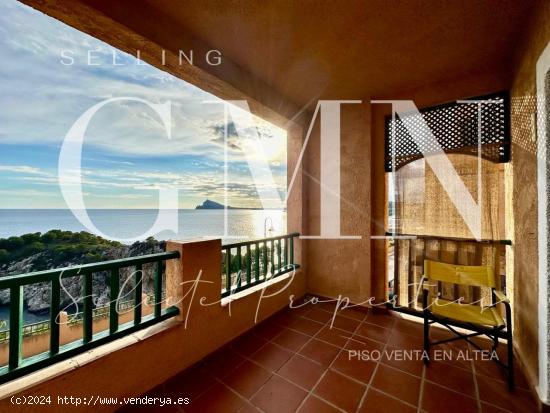 HERMOSO APARTAMENTO CON LAS  VISTAS AL MAR  MÁS IMPRESIONANTES - ALICANTE