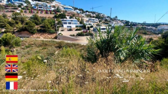 ATRACTIVO SOLAR URBANO de 1350m2 en urbanización de lujo entre Calpe y Moraira