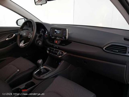 Hyundai i30 ( 1.5 DPI Essence 110 )  - Fornells de la Selva