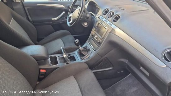 FORD S-Max en venta en AlcarrÃ s (Lleida) - AlcarrÃ s