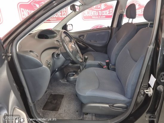 Toyota Yaris 1.3 VVTi 5p. de 2005 con 67.839 Km por 5.490 EUR. en Tarragona