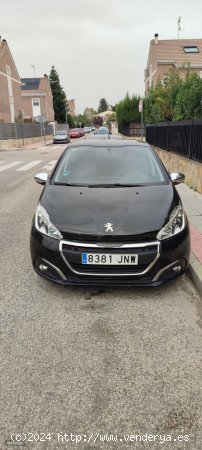 Peugeot 208 Style Puretech 100 de 2016 con 165.371 Km por 8.000 EUR. en Guadalajara