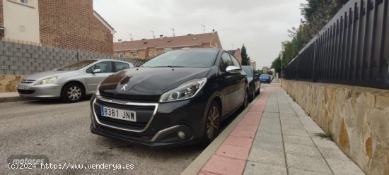 Peugeot 208 Style Puretech 100 de 2016 con 165.371 Km por 8.000 EUR. en Guadalajara