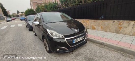 Peugeot 208 Style Puretech 100 de 2016 con 165.371 Km por 8.000 EUR. en Guadalajara