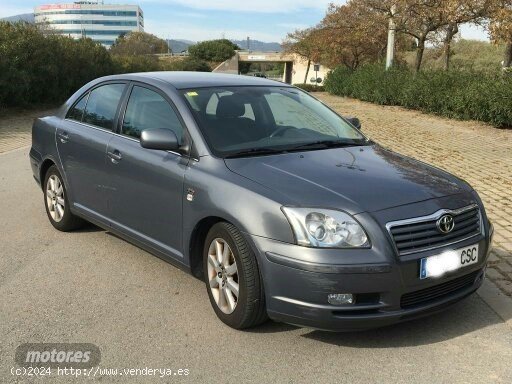  Toyota Avensis Sedan de 2004 con 257.000 Km por 3.200 EUR. en Girona 