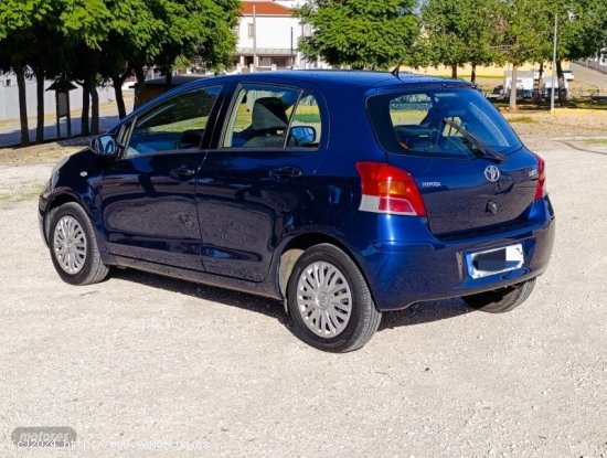 Toyota Yaris Style de 2010 con 110.000 Km por 5.690 EUR. en Sevilla