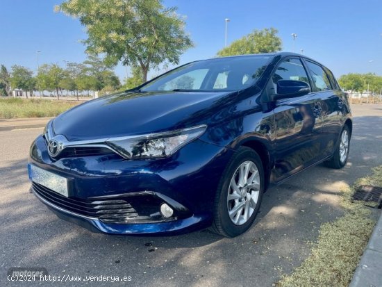 Toyota Auris Active de 2015 con 150.000 Km por 10.800 EUR. en Lleida