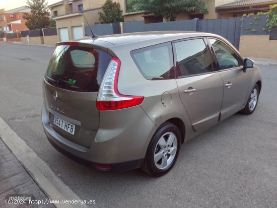 Renault Grand Scenic 1.5 DCI DYMAMIQUE 7 PLAZAS de 2011 con 299.000 Km por 4.900 EUR. en Ciudad Real