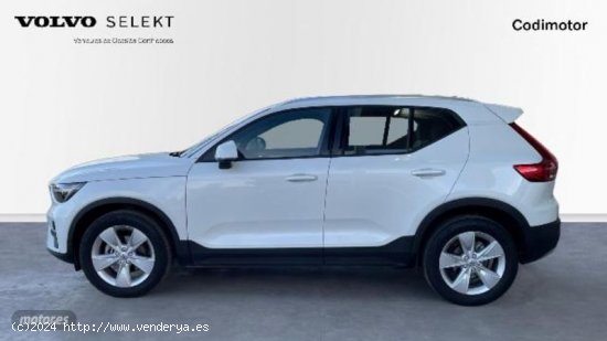 Volvo XC40 XC40 Core, T2 automatico, Gasolina de 2023 con 27.300 Km por 33.000 EUR. en Sevilla