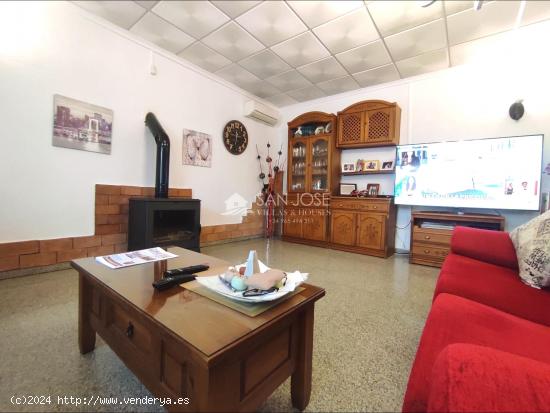 SE VENDE CHALET EN ELDA ZONA SANTO NEGRO A 1 MINUTO DEL PUEBLO. - ALICANTE