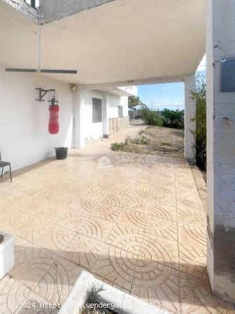 VENTA DE CASA DE CAMPO CON PARCELA. INFINITAS POSIBILIDADES - ALICANTE