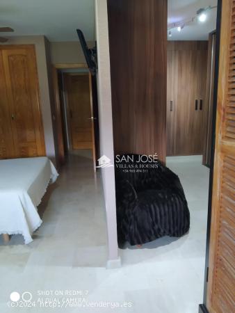 VENTA DE MAGNIFICO ADOSADO EN ALICANTE,ZONA PLAYA SAN JUAN - ALICANTE