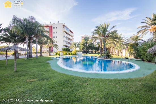 Alquiler temporal vivienda urbanización moderna con gran terraza Padel, Piscina, Arenales del Sol -