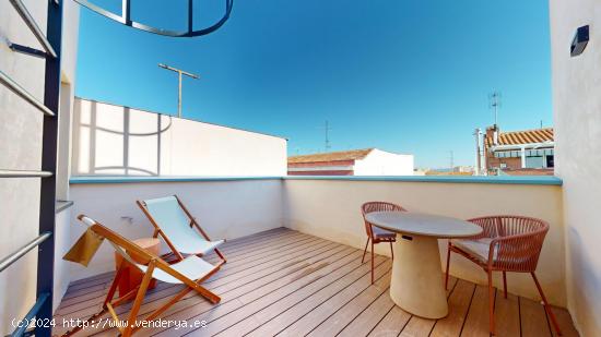 Duplex planta calle con terraza - MADRID