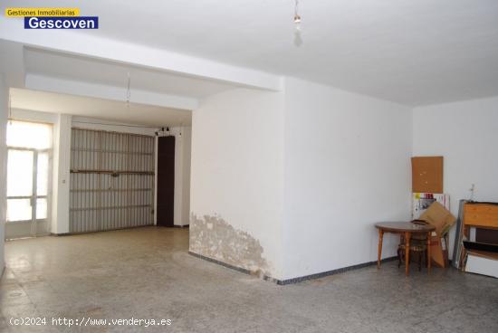 LOCAL COMERCIAL-ALMACÉN CON ENTRADA PARA VEHÍCULOS - CACERES