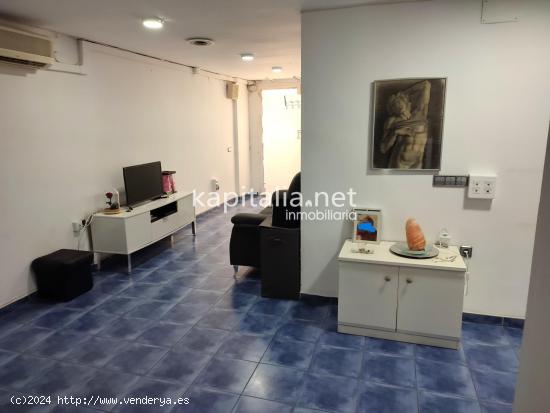 LOCAL COMERCIAL A LA VENTA EN ONTINYENT, UBICADA EN ZONA CENTRICA. - VALENCIA