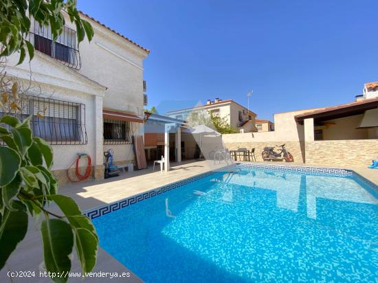 Espectacular vivienda en zona Haygon con piscina privada - ALICANTE